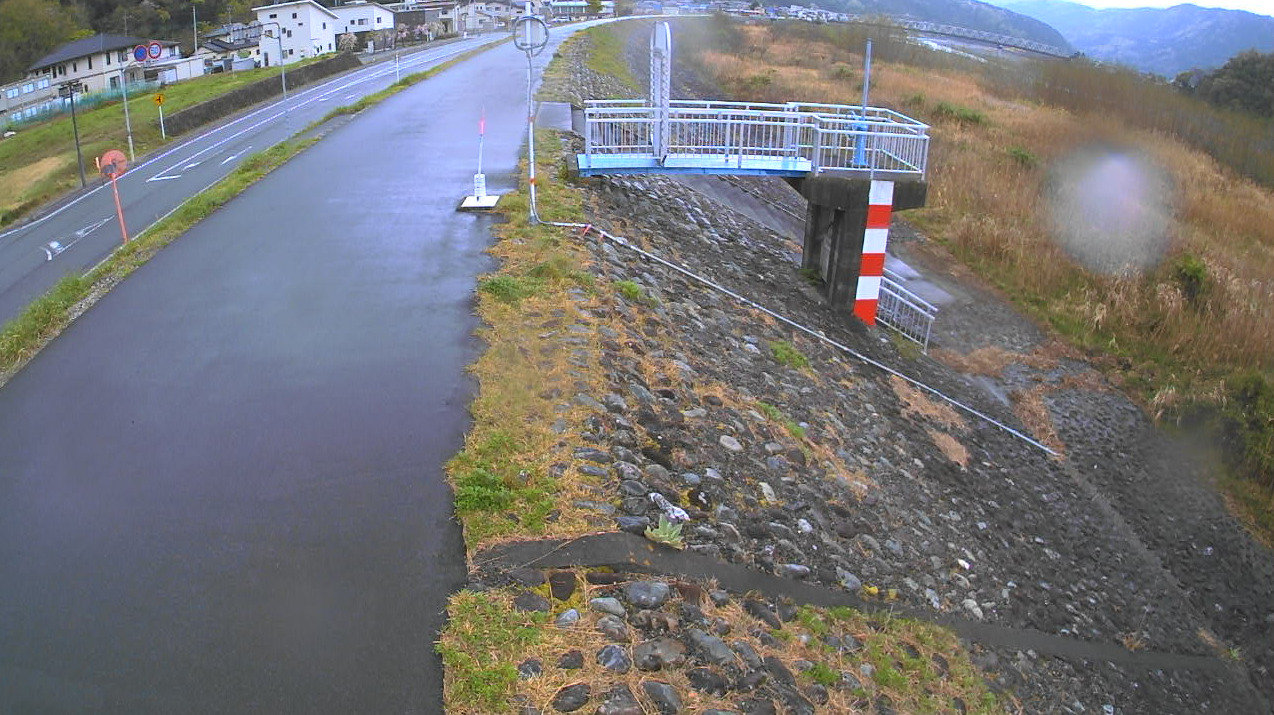富士川H226左岸ライブカメラ(山梨県身延町丸滝)