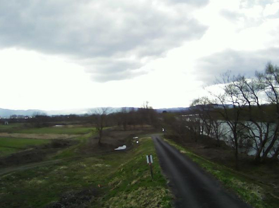 皆瀬川雄物川合流点付近0.4KP左岸ライブカメラ(秋田県湯沢市角間)