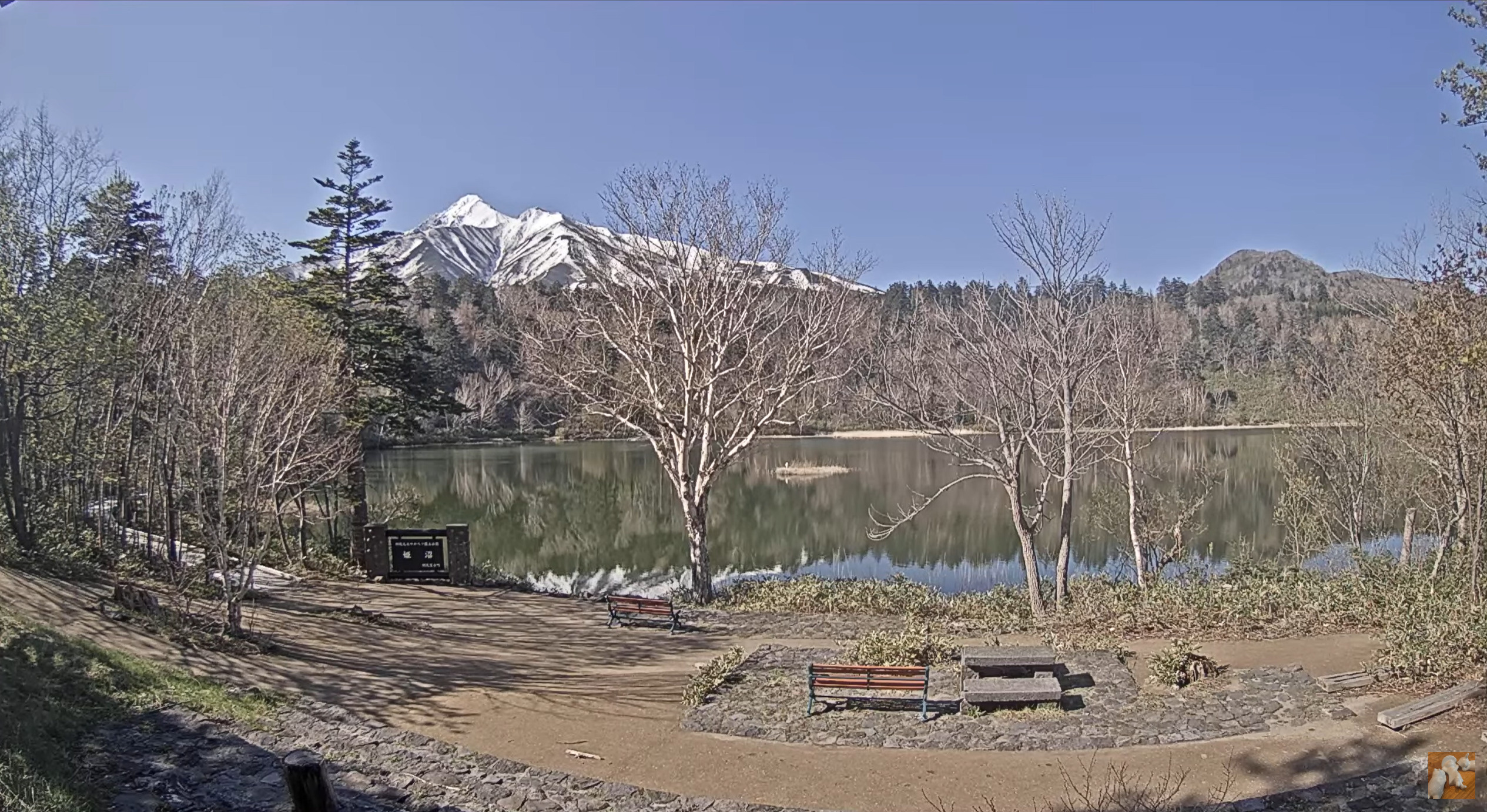 利尻島姫沼ライブカメラ(北海道利尻富士町鴛泊)