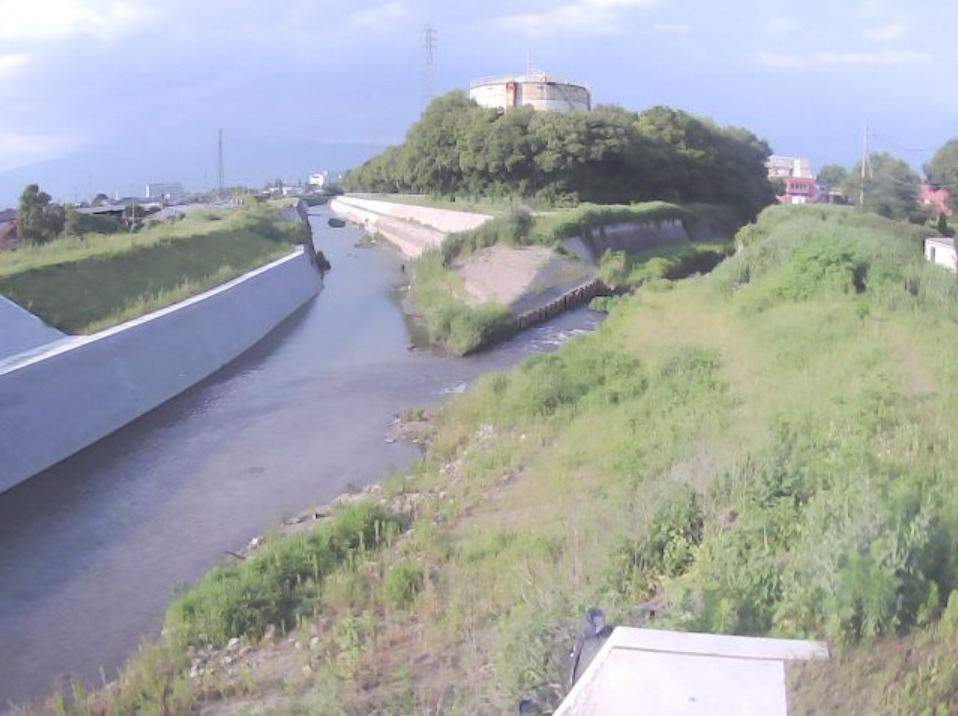 鎌田川流川合流地点ライブカメラ(山梨県中央市乙黒)