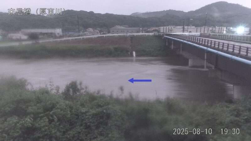 厚東川末信橋ライブカメラ(山口県宇部市末信) 2025年8月10日19時30分 氾濫危険水位