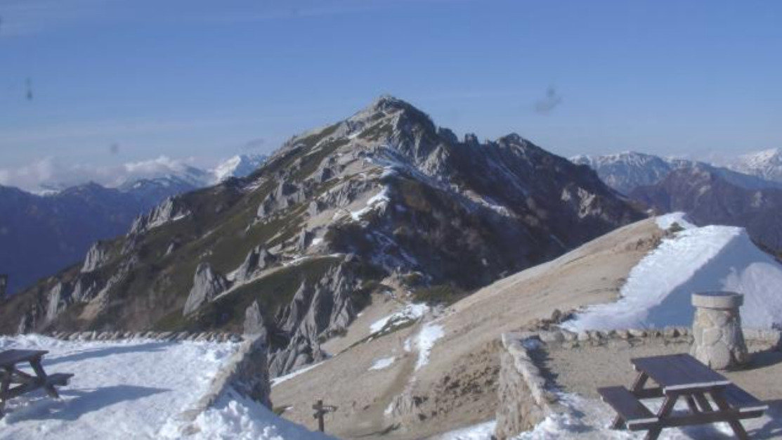 燕山荘燕岳ライブカメラ(長野県安曇野市穂高有明)