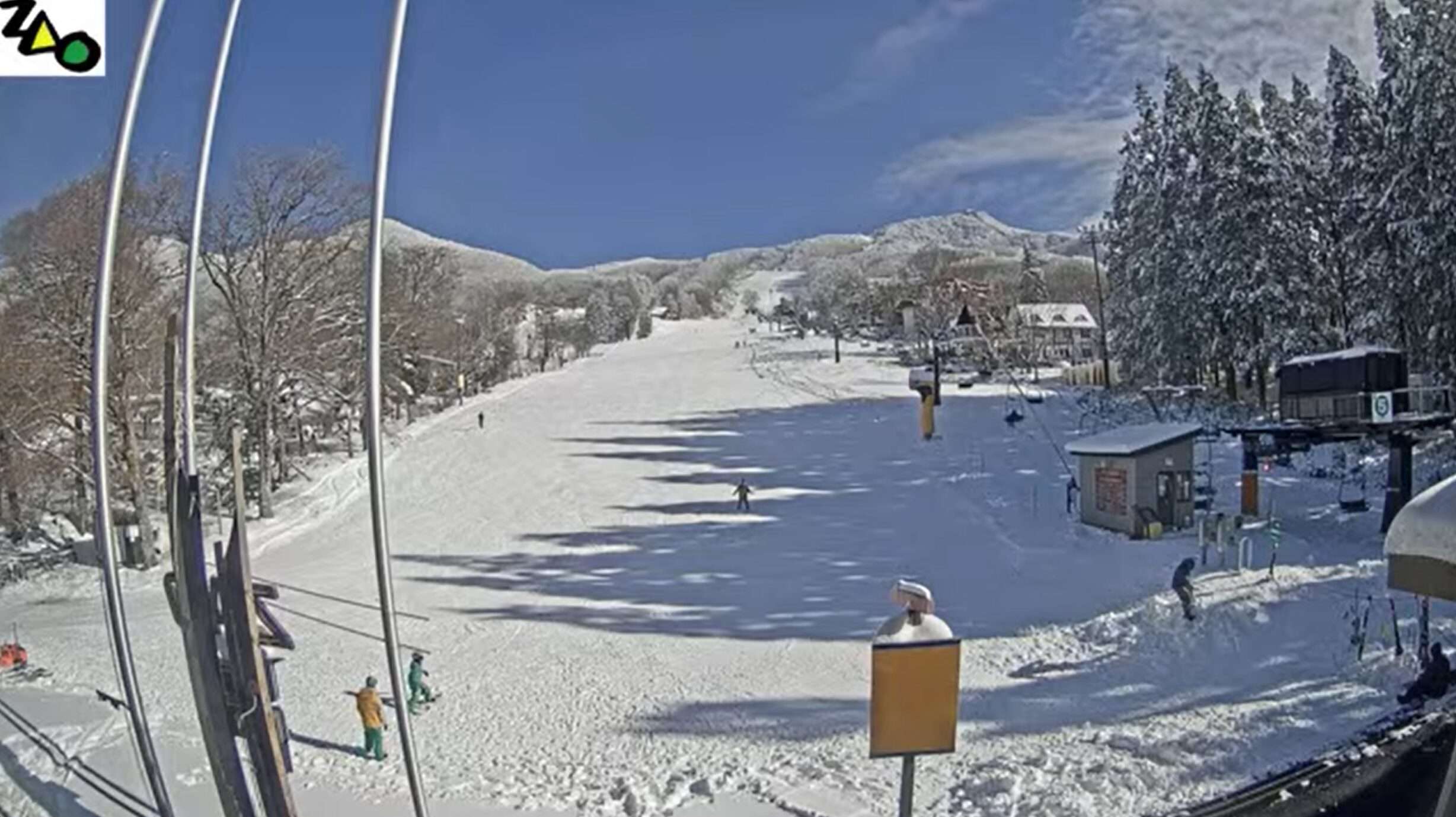 蔵王ベースセンタージュピアライブカメラ(山形県山形市蔵王温泉)