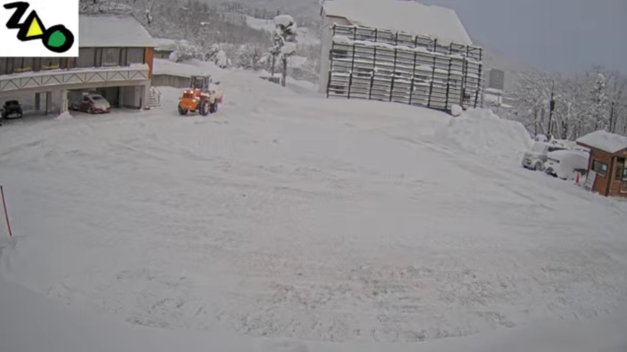 蔵王中央ロープウェイ第一駐車場ライブカメラ(山形県山形市蔵王温泉)