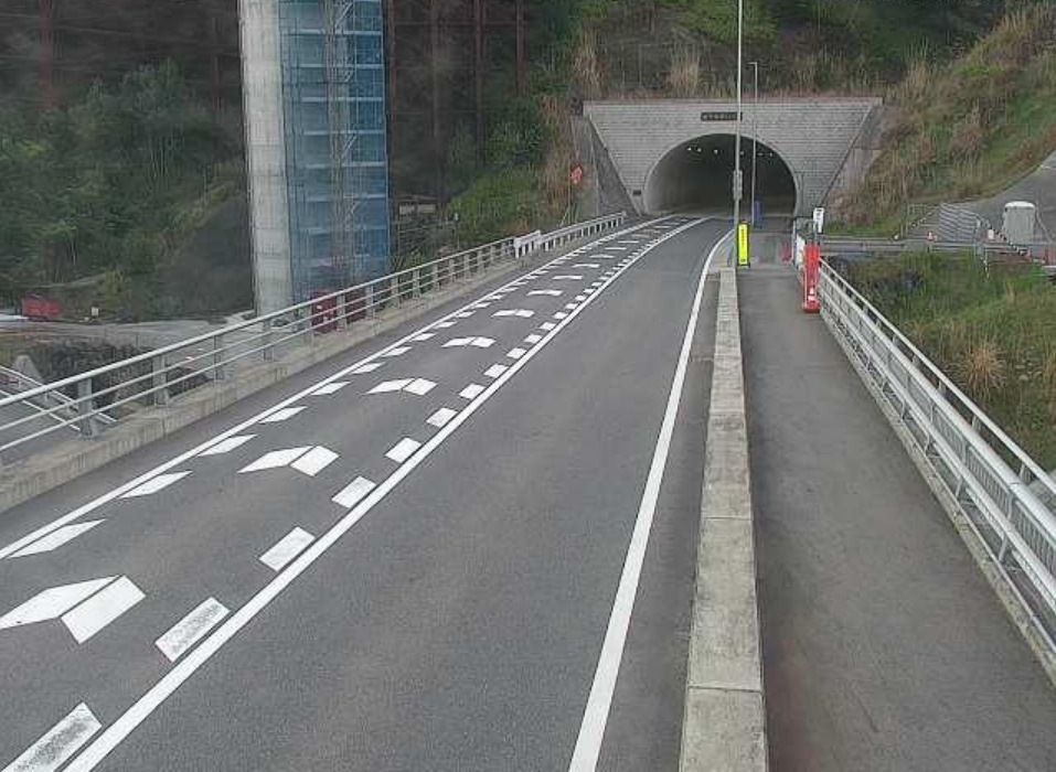 滋賀県道16号大津信楽線牧町焼野トンネルライブカメラ(滋賀県大津市上田上牧町)