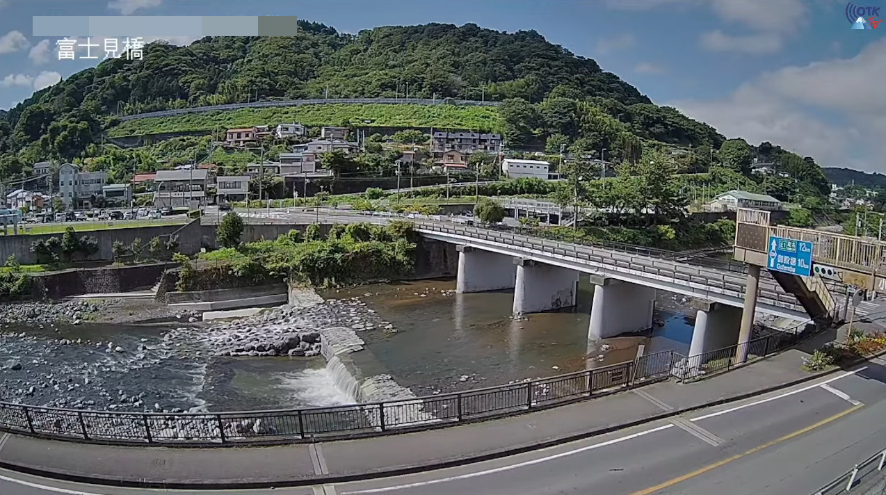 小山町テレビ共聴組合鮎沢川富士見橋ライブカメラ(静岡県小山町生土)