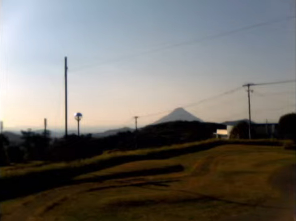 わくわくランド開聞岳ライブカメラ(鹿児島県南九州市頴娃町牧之内)