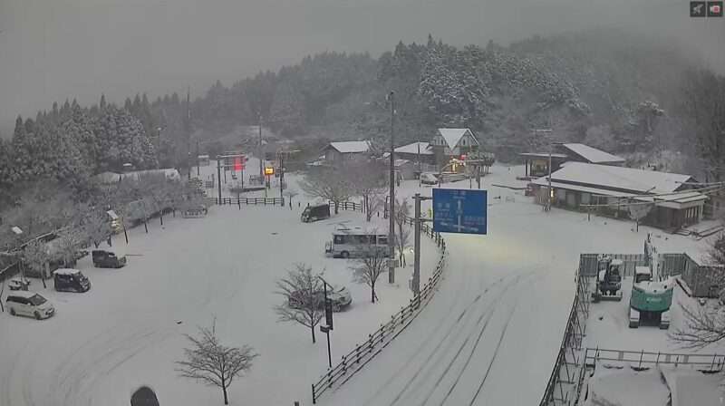 英彦山ライブカメラ(福岡県添田町英彦山) 2026年1月2日7時15分 積雪