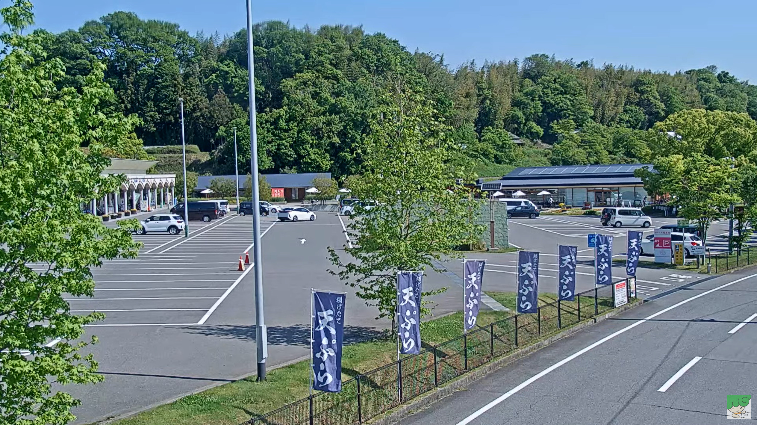 道の駅奥河内くろまろの郷駐車場入口ライブカメラ(大阪府河内長野市高向)