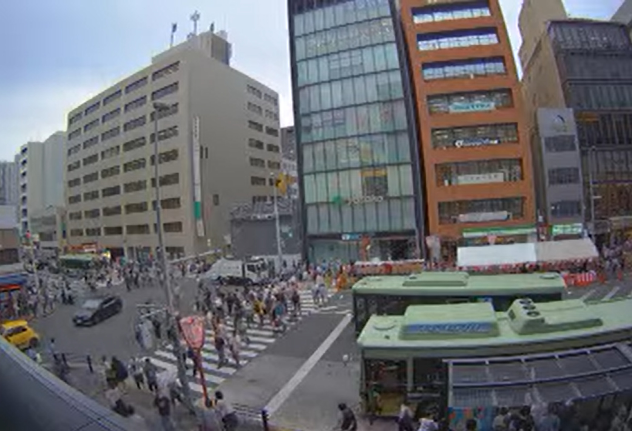 祇園祭京都経済センター前四条通りライブカメラ(京都府京都市下京区鶏鉾町)