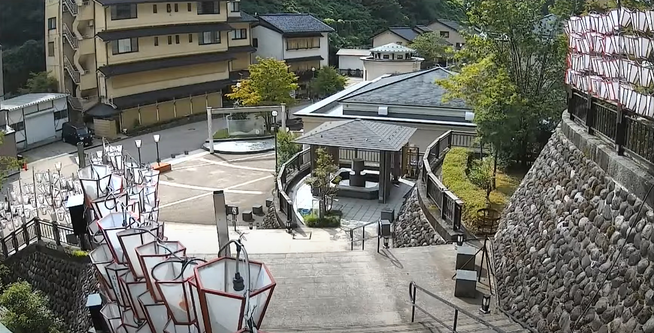 湯涌ぼんぼりライブカメラ(石川県金沢市湯涌町)