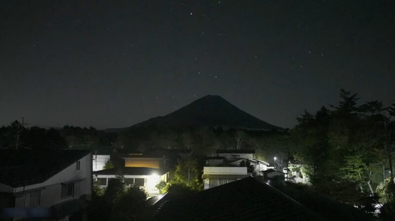 精進湖民宿村星空ライブカメラ(山梨県富士河口湖町精進)