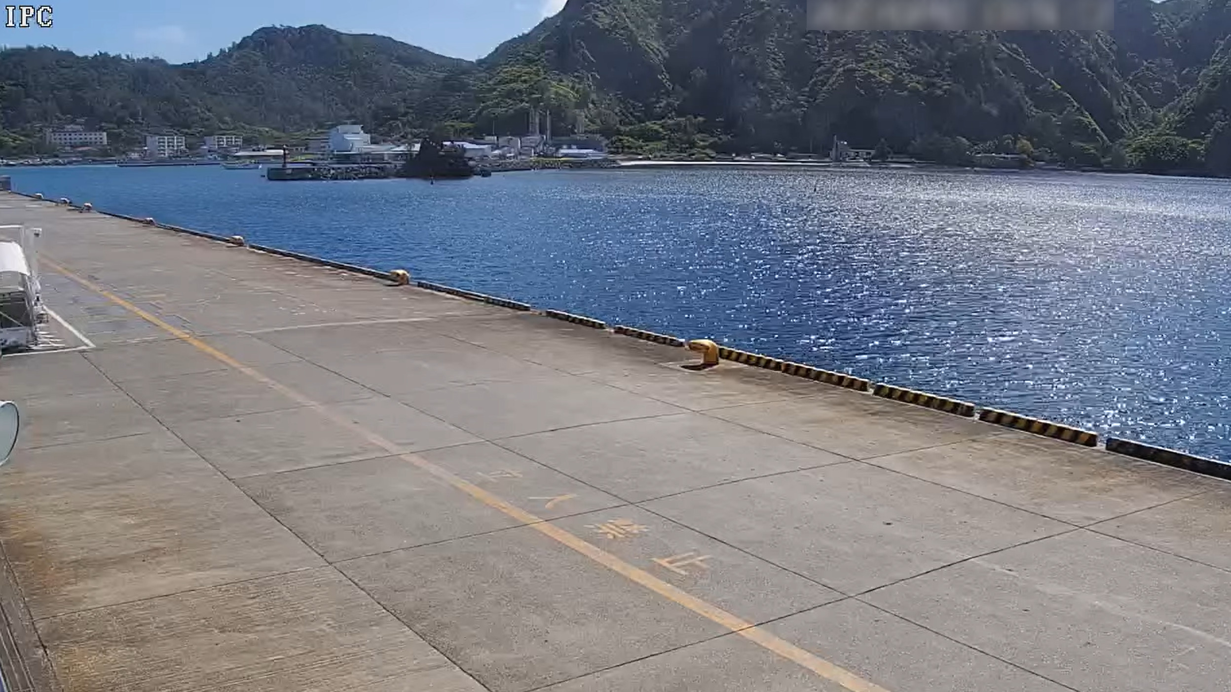 父島二見港岸壁ライブカメラ(東京都小笠原村父島東町)