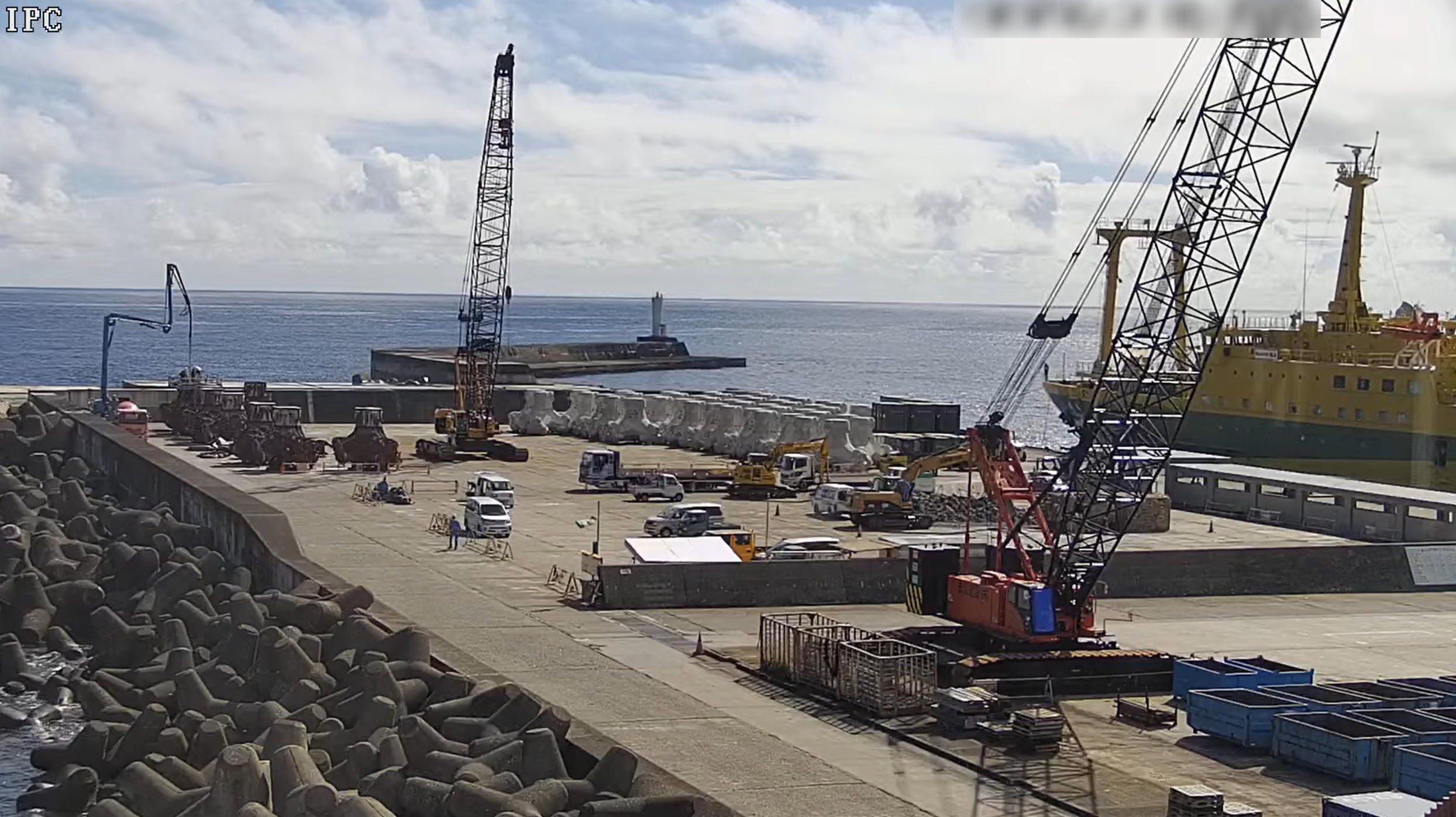 八丈島神湊港底土ライブカメラ(東京都八丈島八丈町三根)