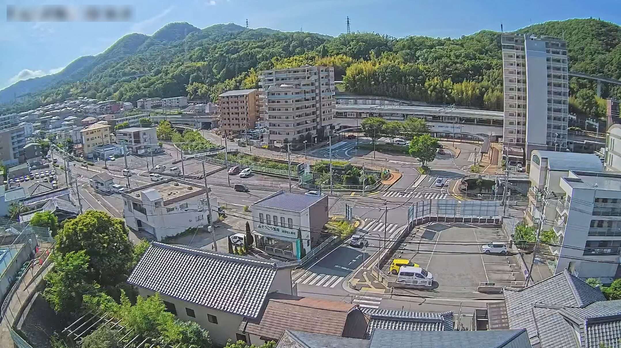 兵庫県道15号神戸三田線谷上駅前交差点ライブカメラ(兵庫県神戸市北区山田町下谷上)