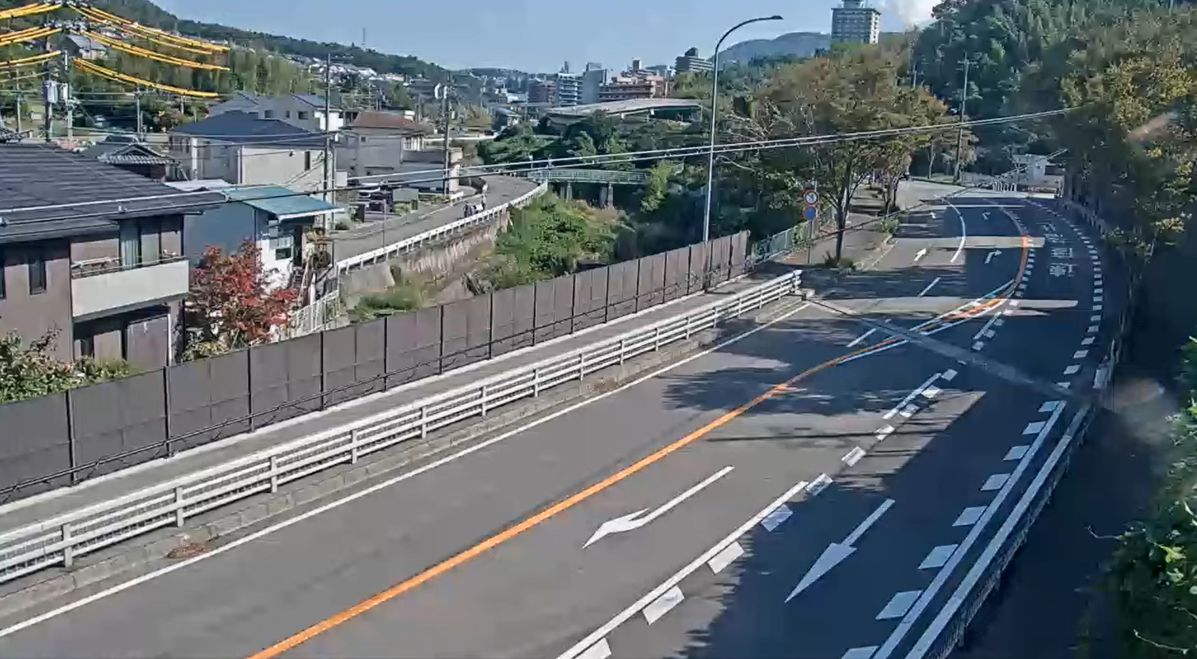 兵庫県道15号神戸三田線久保交差点ライブカメラ(兵庫県神戸市北区谷上東町)