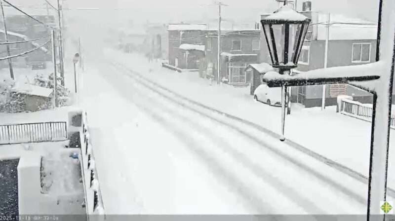 市道南3線南利根別川交差地点ライブカメラ(北海道岩見沢市南町4条) 2025年11月18日