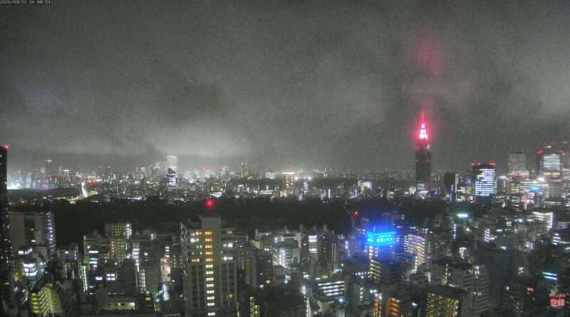 Venus117新宿ライブカメラ(東京都新宿区) 2026年3月31日 3Gサービス、iモード終了。ドコモタワーは「ドコモカラー」に。