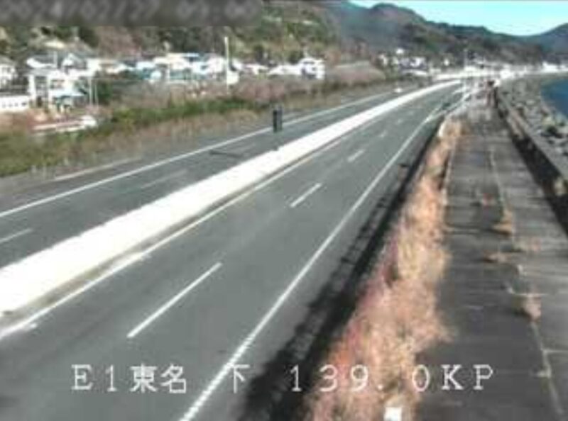 東名高速道路由比パーキングエリア下りライブカメラ(静岡県静岡市清水区由比東倉澤)