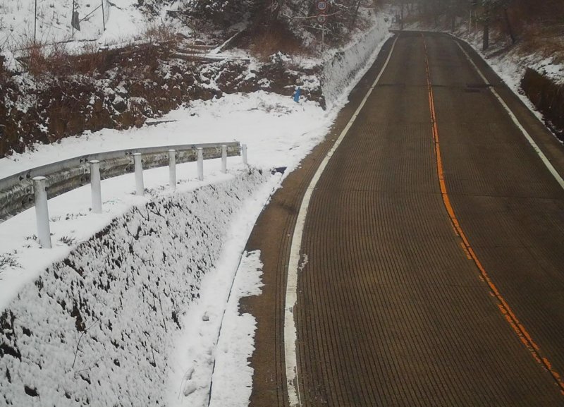 ふじてんスノーリゾート入口ゲート500ｍ手前付近ライブカメラ(山梨県鳴沢村富士山)