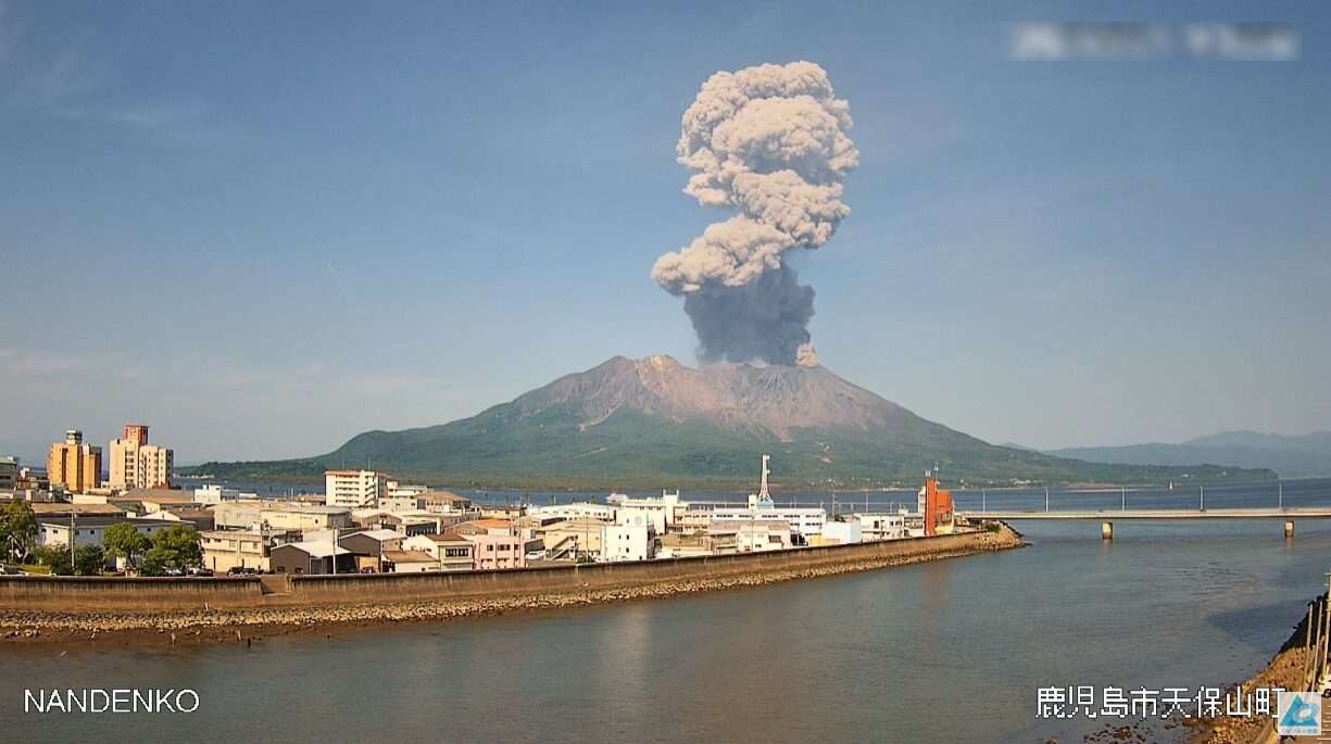 南電工桜島甲突川ライブカメラ(鹿児島県鹿児島市天保山町)