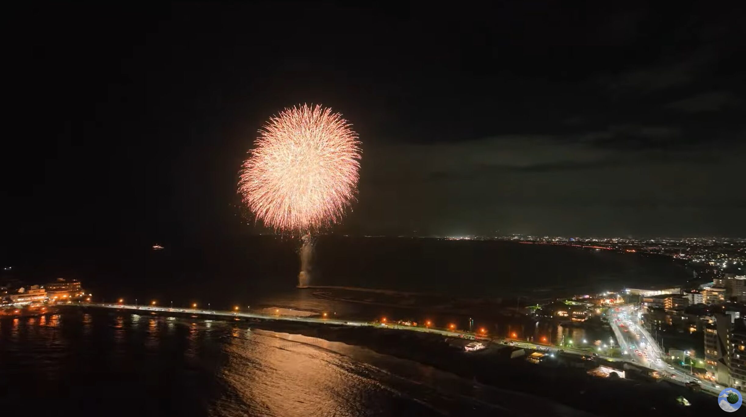 FlyingSuika江の島マイアミビーチショー夏花火ライブカメラ(神奈川県藤沢市片瀬海岸)