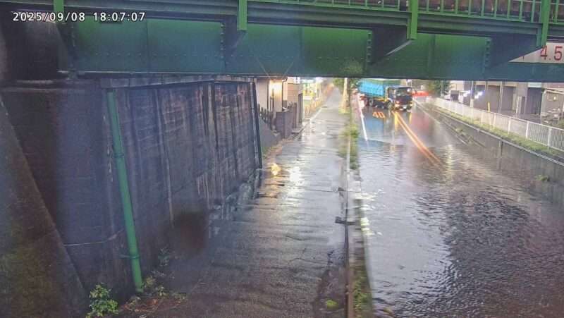 国道463号西新井地下道ライブカメラ(埼玉県所沢市西新井町) 2025年9月8日18時7分 冠水