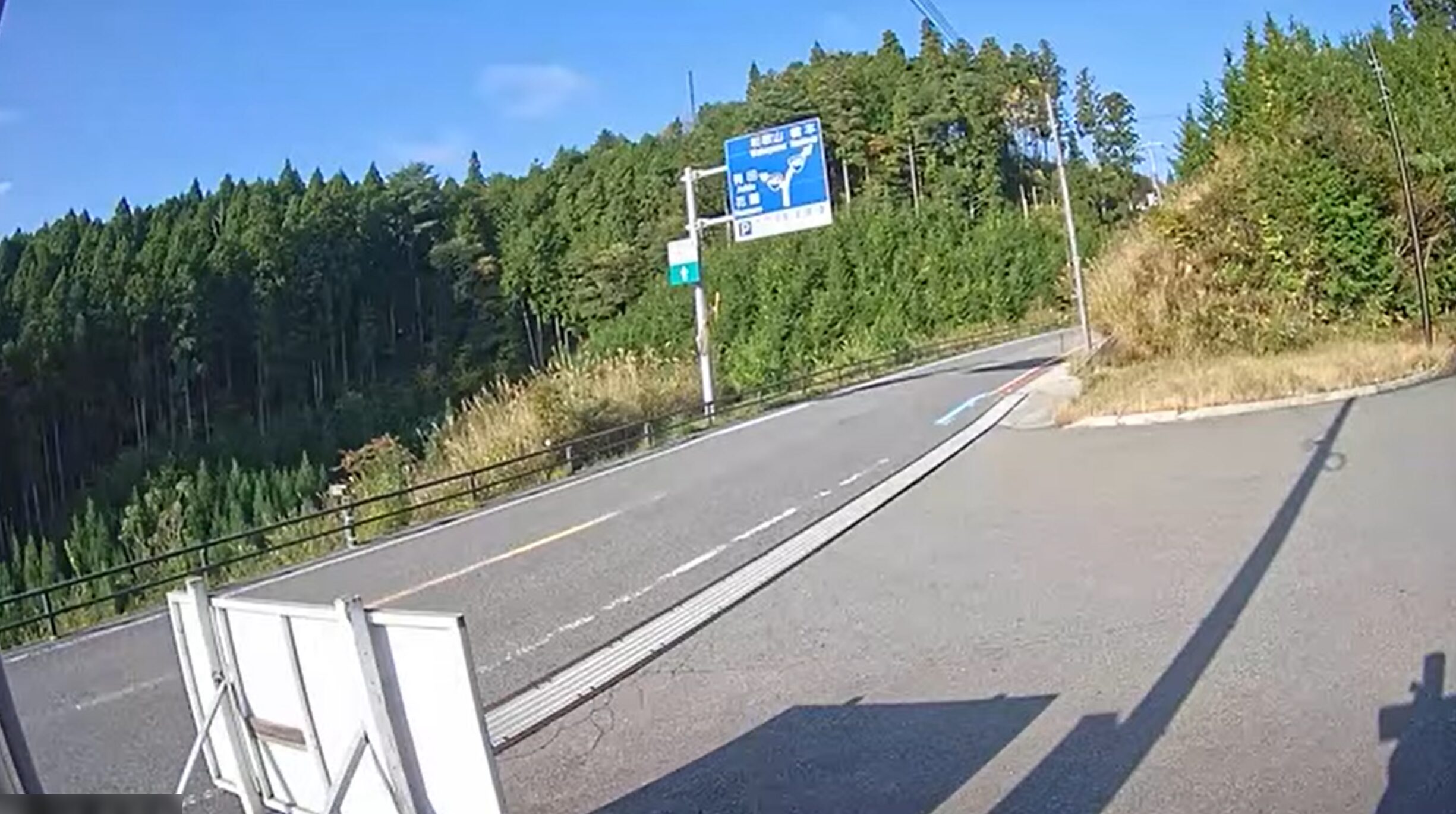 高野山大門南駐車場ライブカメラ(和歌山県高野町西郷)