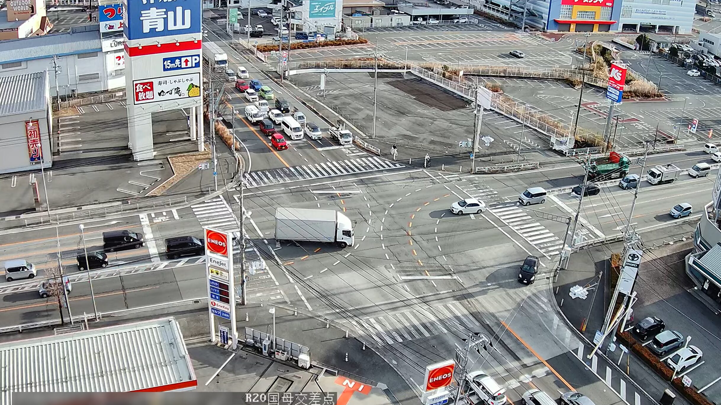 甲斐のホテル国母交差点ライブカメラ(山梨県甲府市国母)