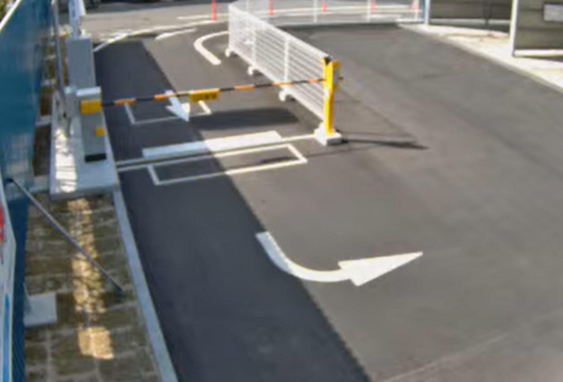 セルフ洗車場Whitepit南区東海通店ライブカメラ(愛知県名古屋市南区戸部下)
