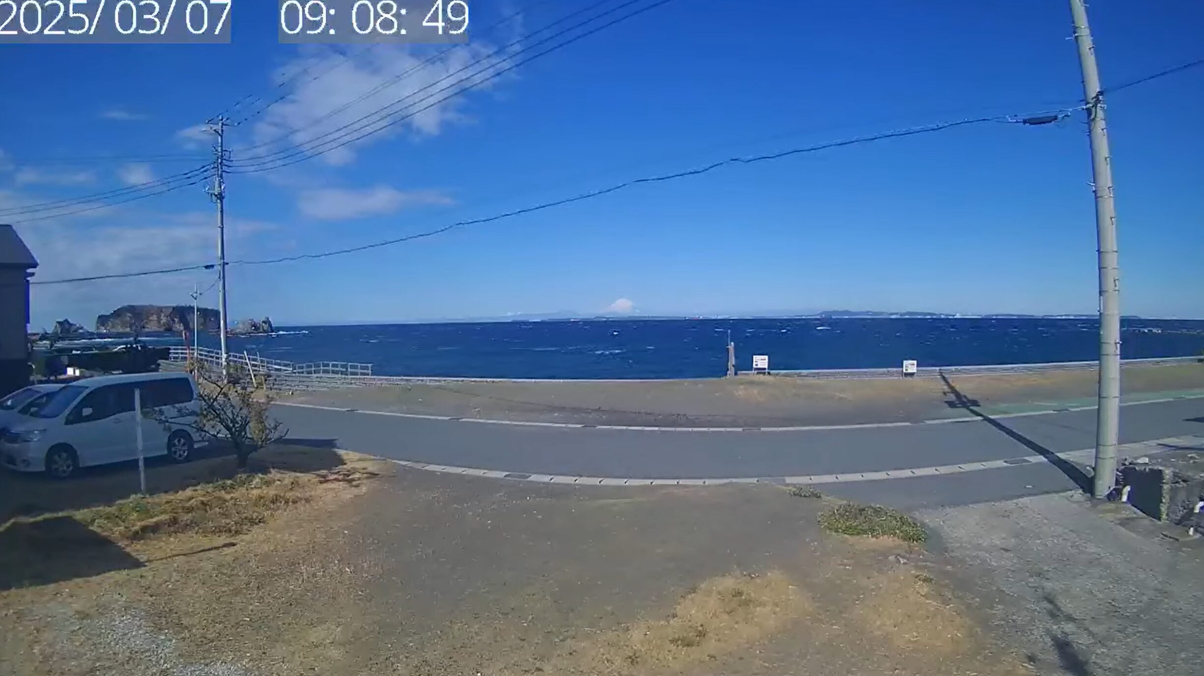 海辺の遊び屋KNOTS竜島ライブカメラ(千葉県鋸南町竜島)