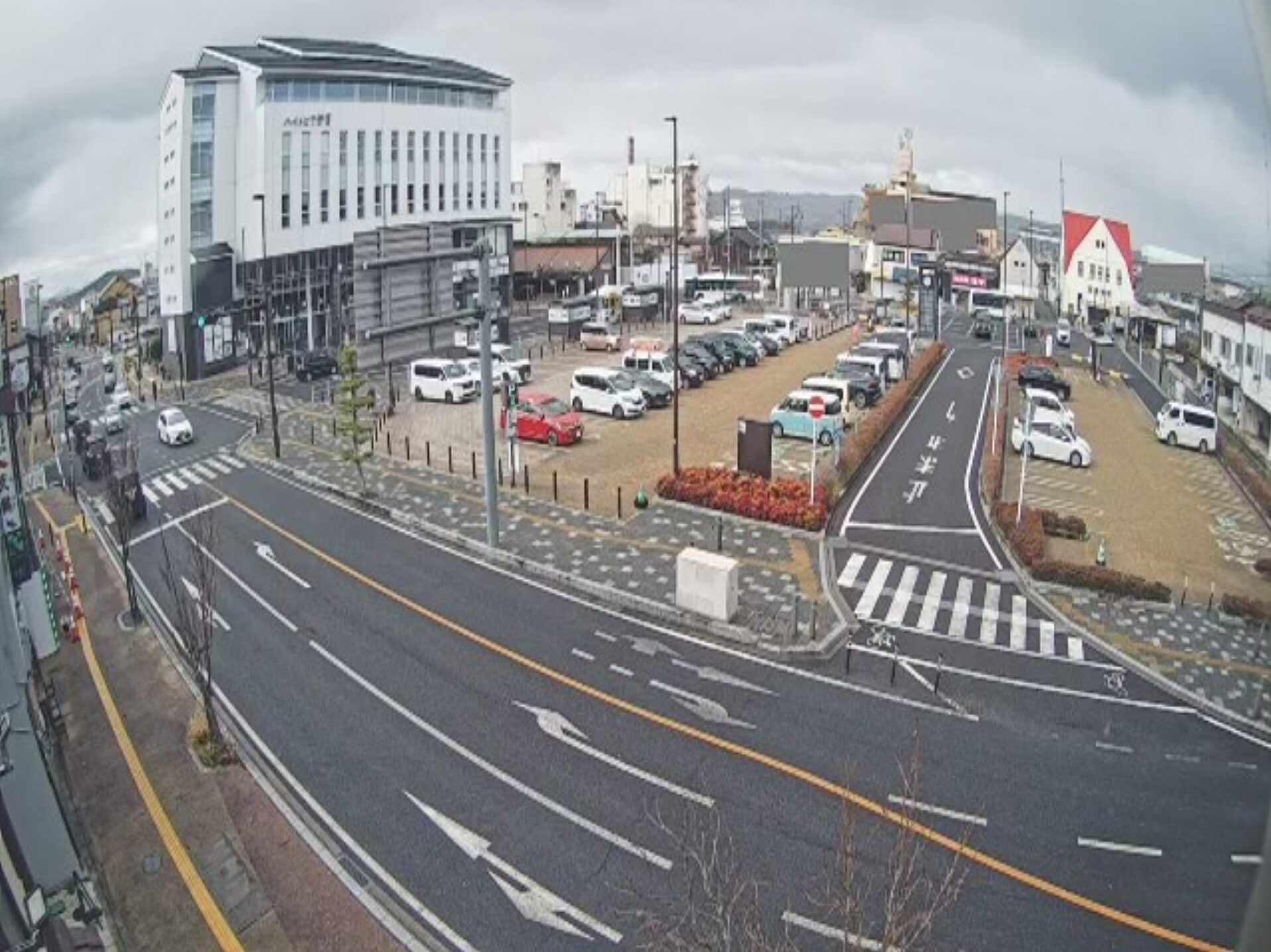 ICT三重県道56号上野大山田線上野市駅前広場駐車場ライブカメラ(三重県伊賀市上野丸之内)