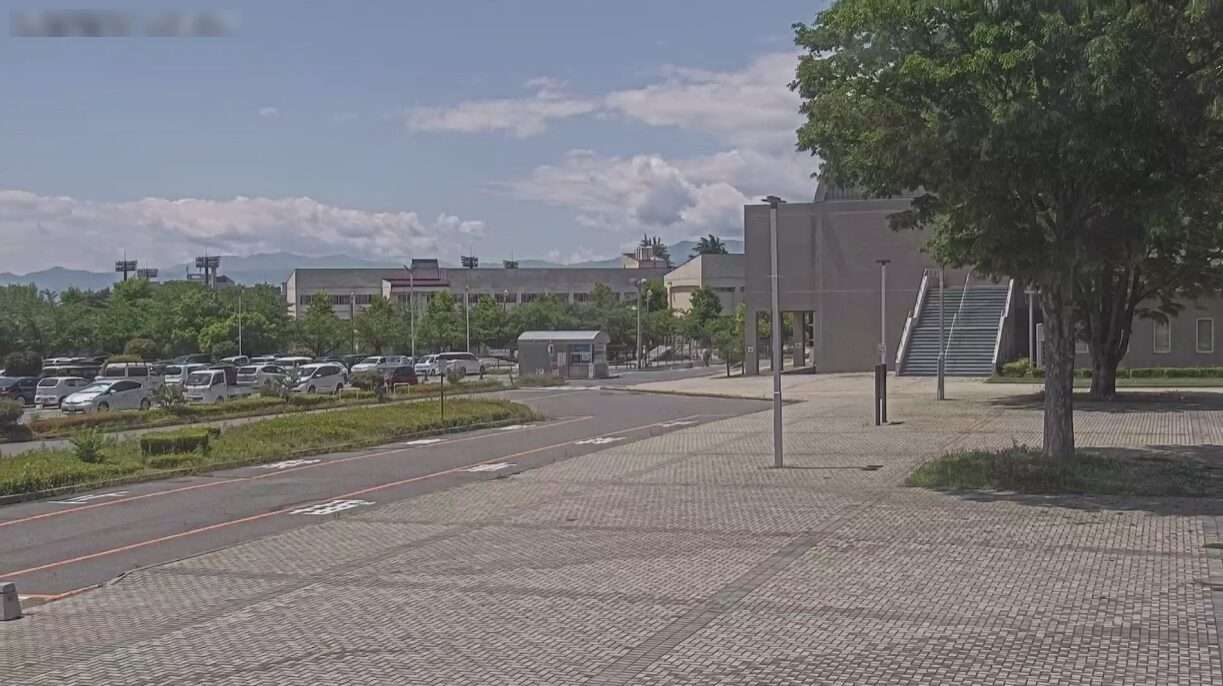 長野県松本文化会館駐車場第2ライブカメラ(長野県松本市水汲)