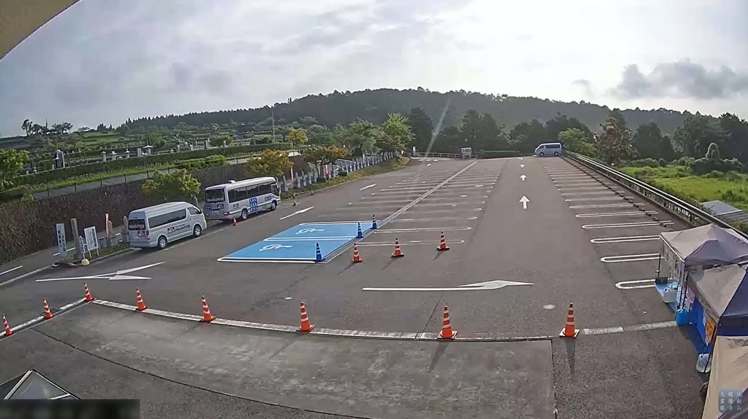比叡山延暦寺大霊園大駐車場ライブカメラ(滋賀県大津市伊香立上龍華町)