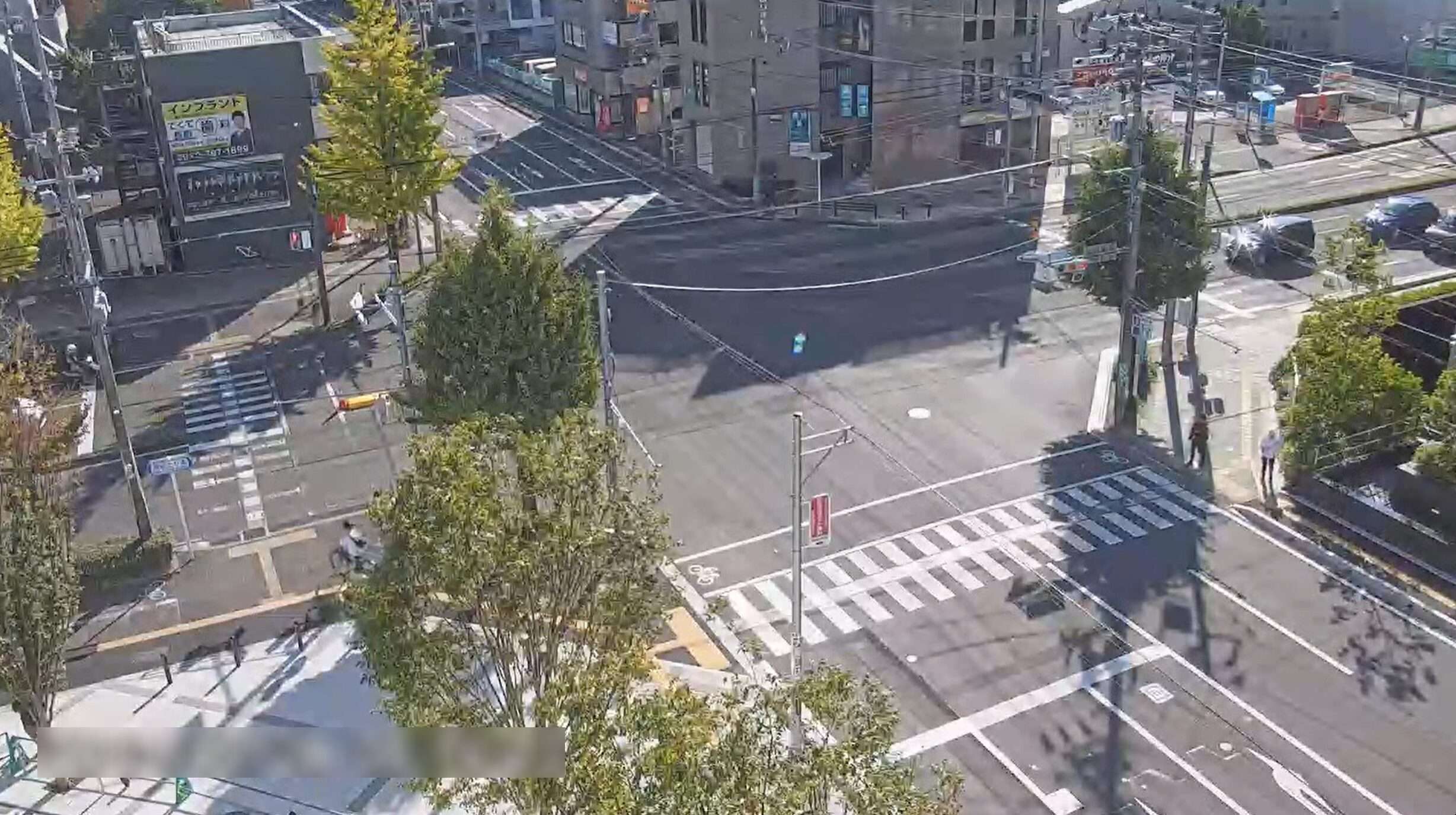 イオンモール仙台上杉愛宕上杉通り上杉6丁目交差点方面ライブカメラ(宮城県仙台市青葉区堤通雨宮町)