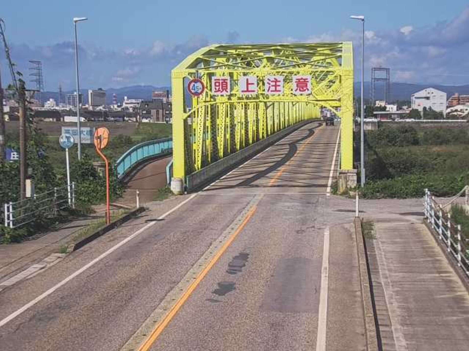 富山県道44号富山高岡線高岡大橋右岸橋詰ライブカメラ(富山県射水市大島北野)