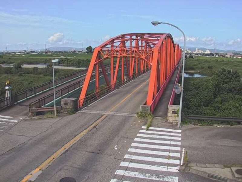富山県道73号高岡青井谷線大門大橋右岸橋詰ライブカメラ(富山県射水市大門)