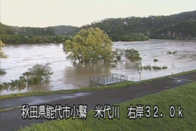 2025年9月3日6時20分 氾濫危険水位 米代川小繋樋門ライブカメラ(秋田県能代市二ツ井町小繋)