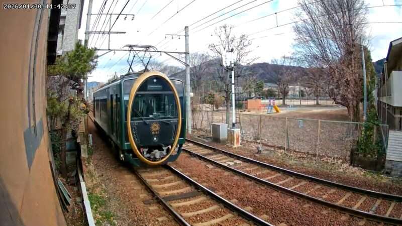 叡山電車ライブカメラ(京都府京都市左京区) 叡山電鉄観光列車「ひえい」