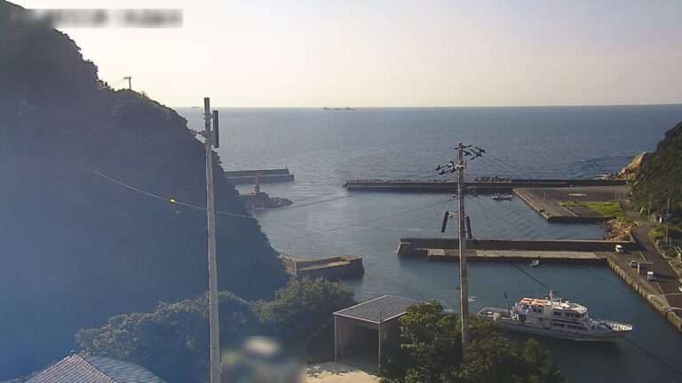 沖の島母島港ライブカメラ(高知県宿毛市沖の島町母島) | ライブカメラDB