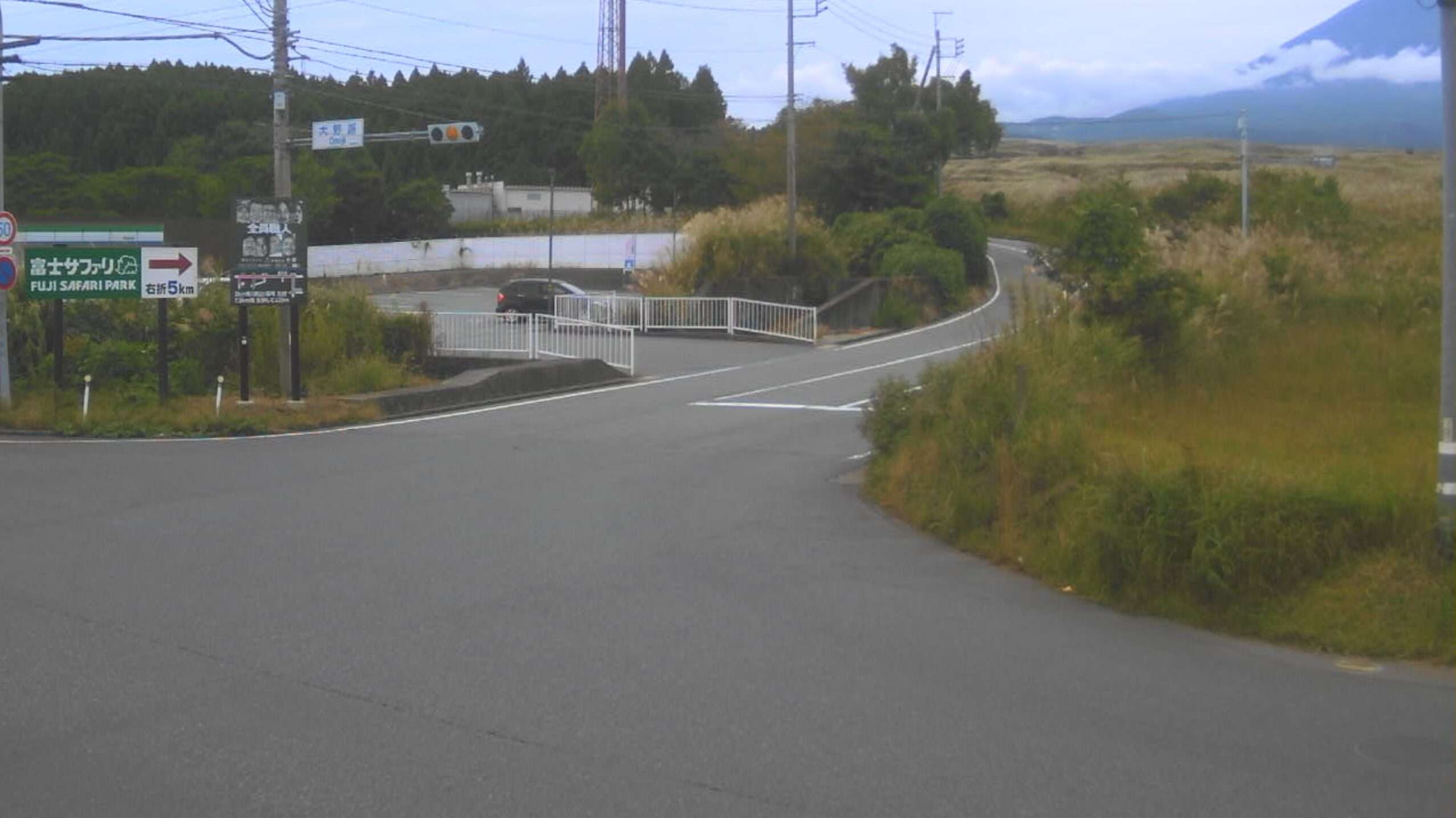 国道469号大野路交差点ライブカメラ(静岡県裾野市須山)