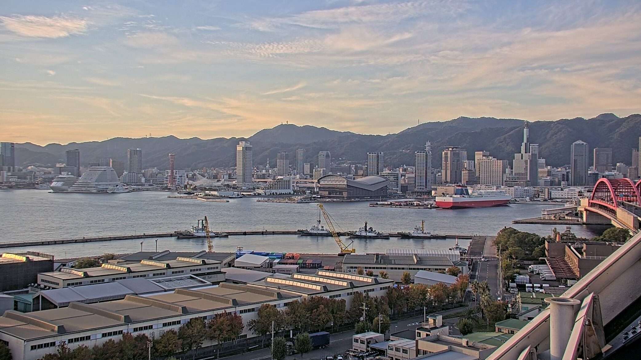 新港第2突堤南ライブカメラ(兵庫県神戸市中央区港島中町)