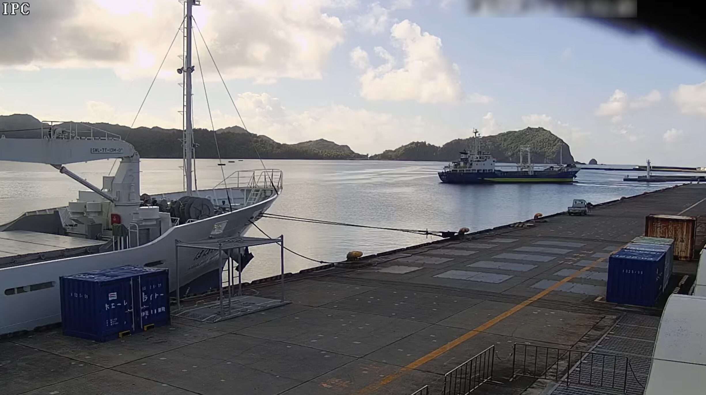 父島二見港岸壁第2ライブカメラ(東京都小笠原村父島東町)