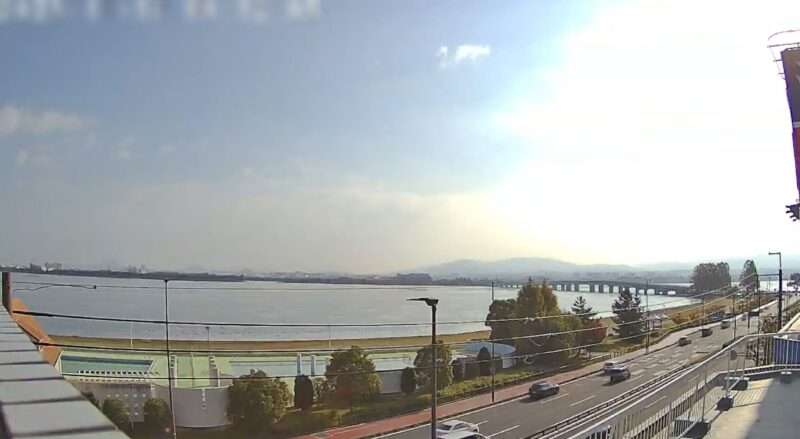 ใฟใใญใใฉในใใใฌใคใณ่ๆดฅๅดใฉใคใใซใกใฉ(ๆป่ณ็ๅคงๆดฅๅธๆจไธ็บ)