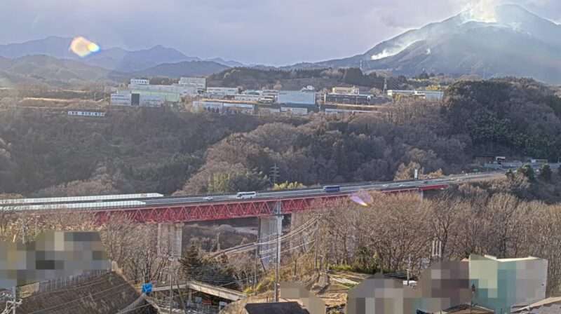 上野原市役所中央道方面ライブカメラ(山梨県上野原市上野原) 2026年1月11日 上野原市山林火災