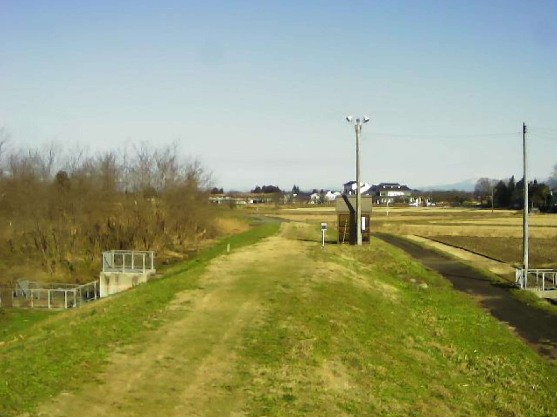 雄物川京塚橋右岸ライブカメラ(秋田県湯沢市新中道)