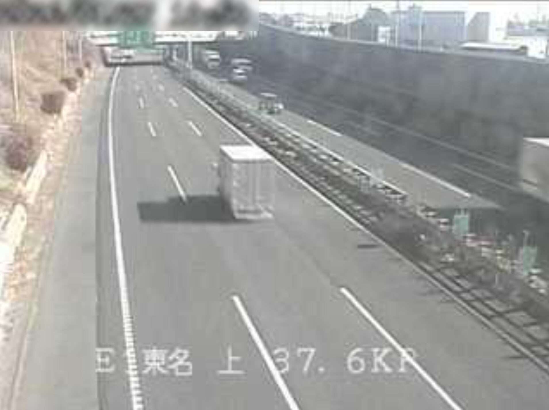 東名高速道路伊勢原ジャンクション付近ライブカメラ(神奈川県厚木市愛甲西)