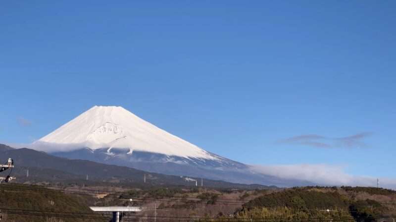 裾野富士山ライブカメラ(静岡県裾野市) 2026年2月26日 雪化粧された富士山