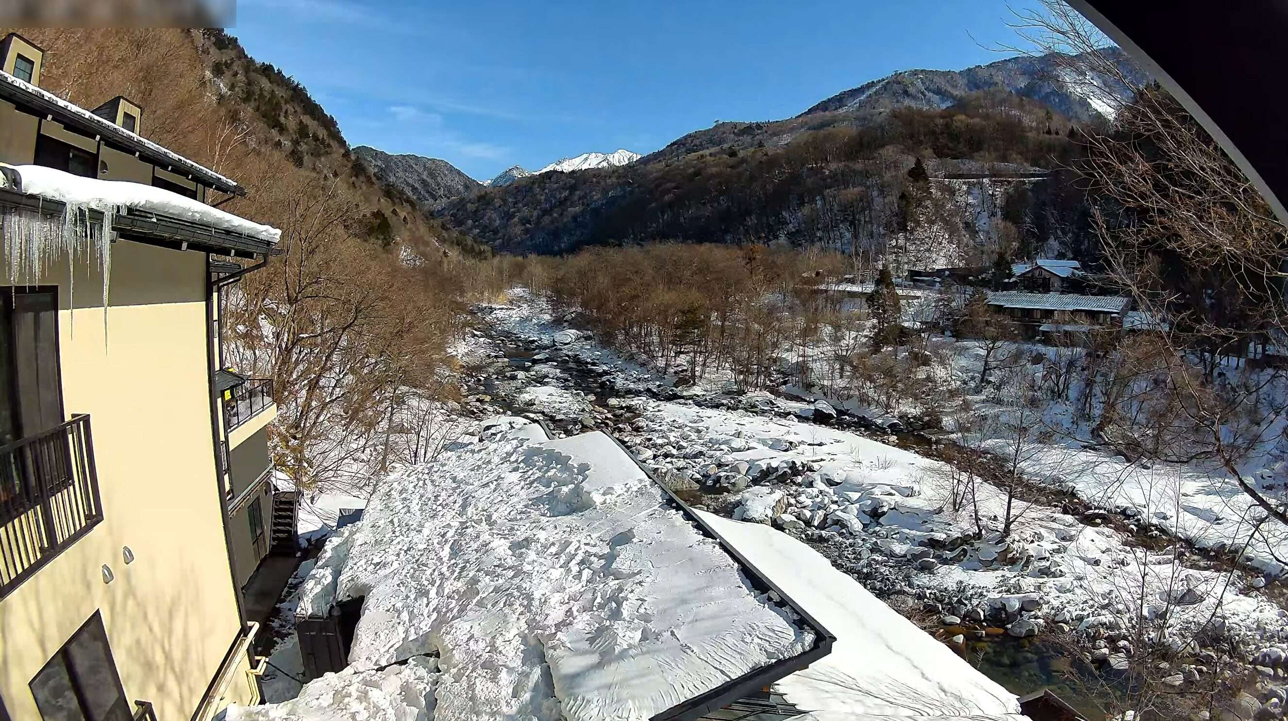 槍見館槍ヶ岳ライブカメラ(岐阜県高山市奥飛騨温泉郷神坂)