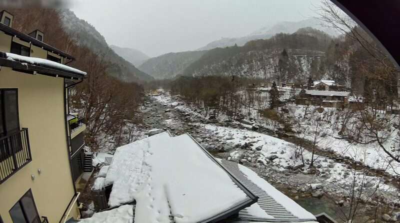 槍見館槍ヶ岳ライブカメラ(岐阜県高山市奥飛騨温泉郷神坂)